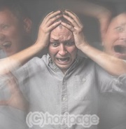 �p�j�b�N�œ�������Ă���l�̉摜